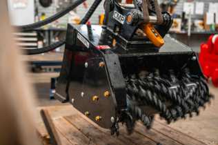 EXCAVATOR MILLING BUCKET - Schweitzer Farms and Sales