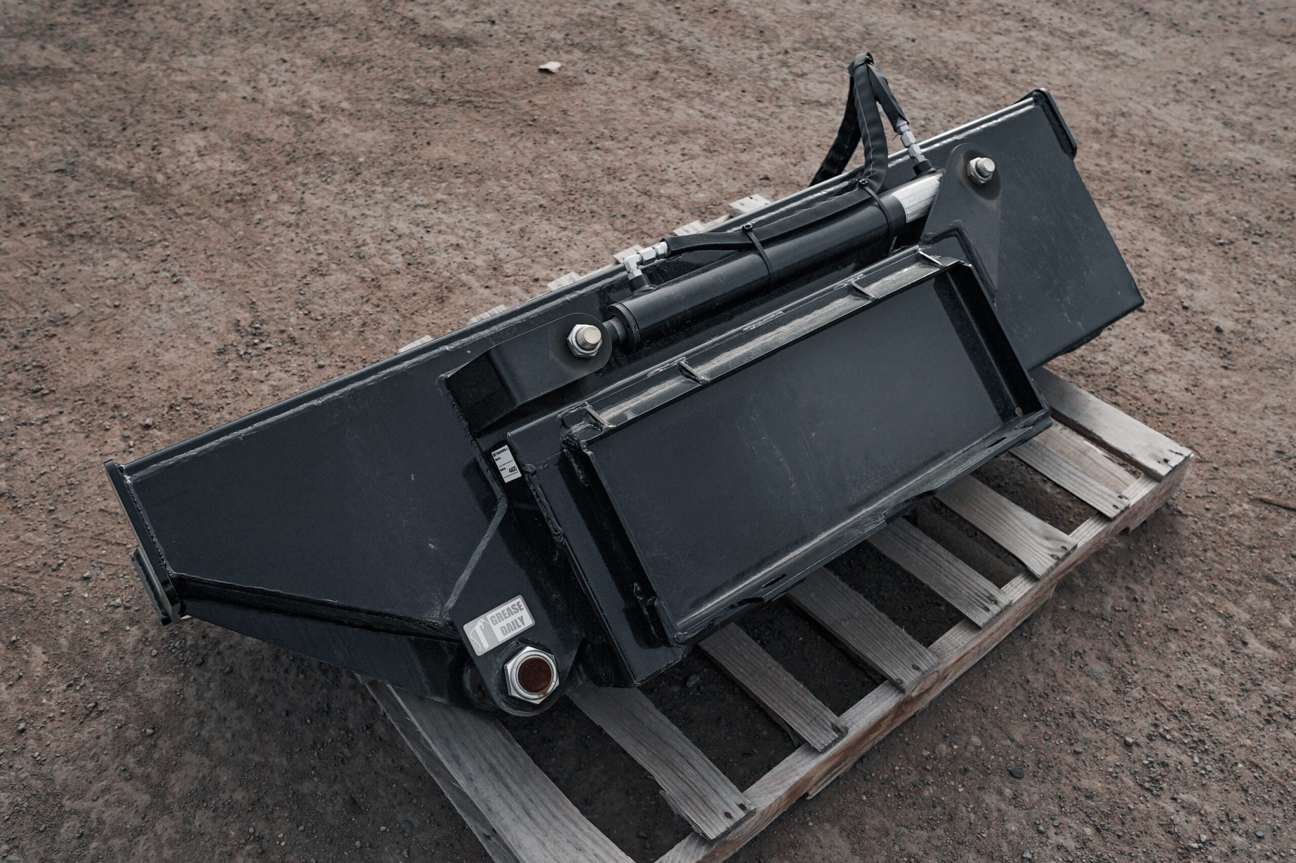 MINI SIDE DUMP BUCKET