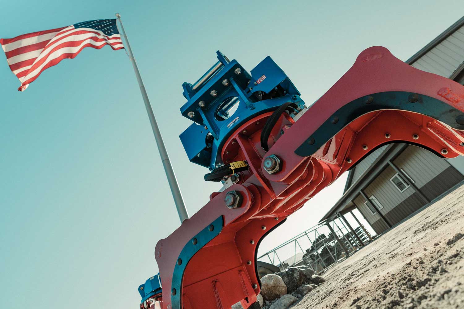 EXCAVATOR HYDRA GRAPPLE - Schweitzer Farms and Sales