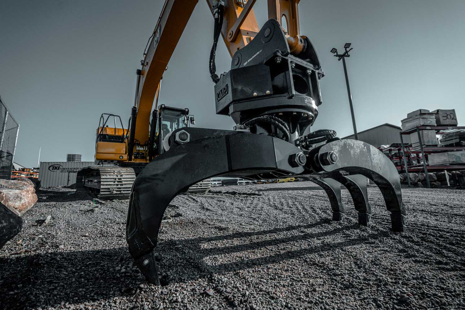 EXCAVATOR BYPASS HYDRA GRAPPLE - Schweitzer Farms and Sales