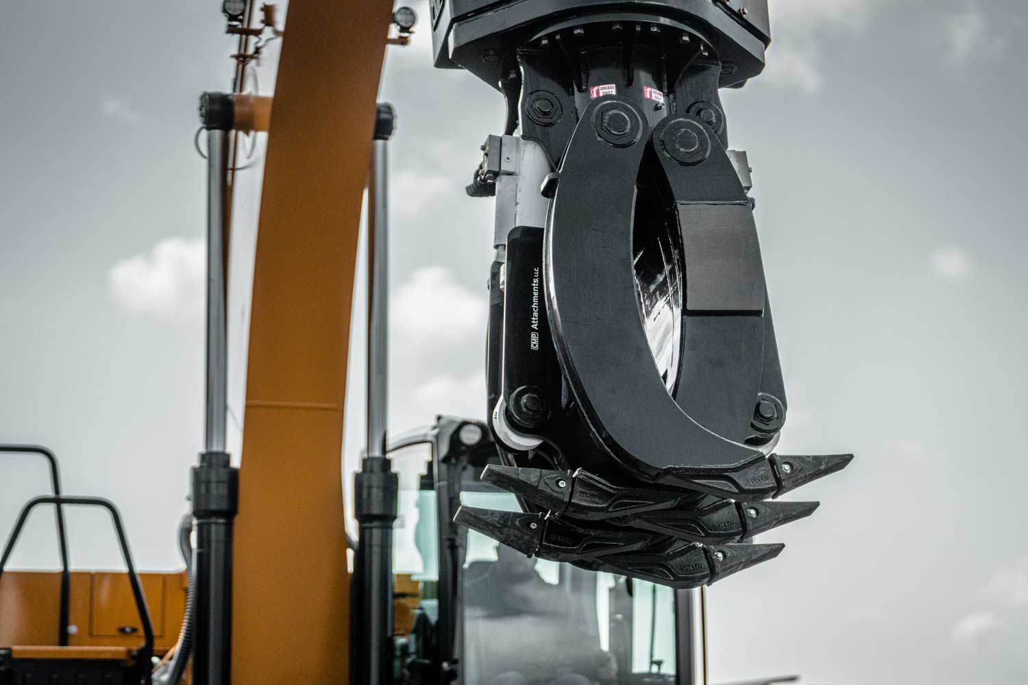 EXCAVATOR BYPASS HYDRA GRAPPLE - Schweitzer Farms and Sales