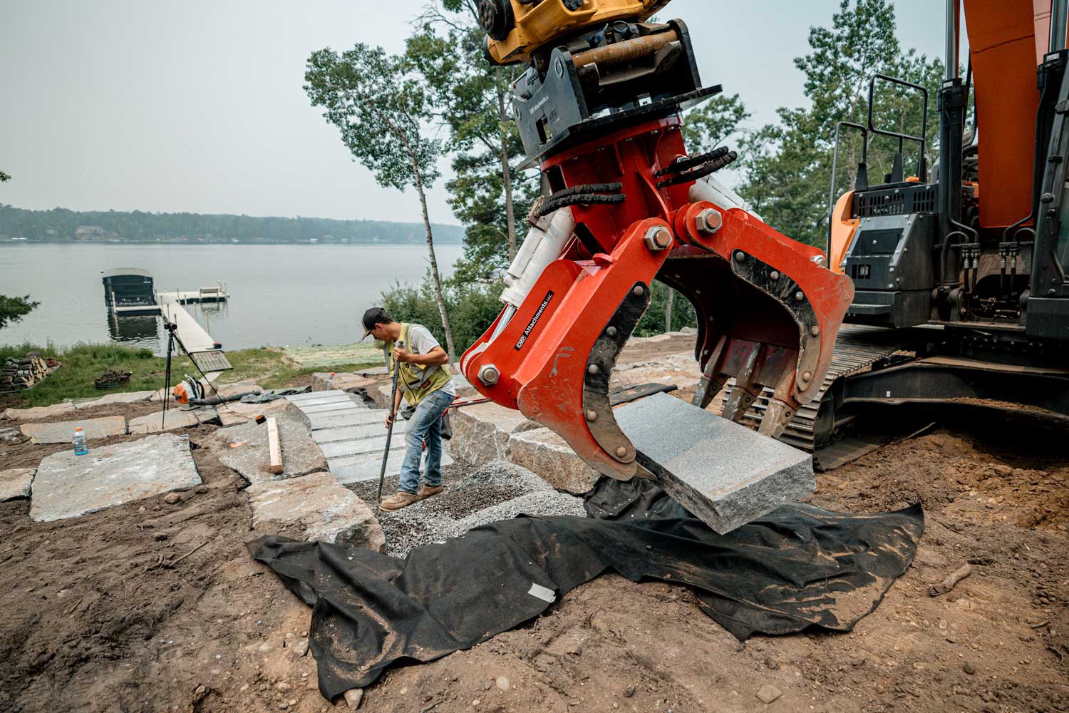 EXCAVATOR NON-ROTATE HYDRA GRAPPLE - Schweitzer Farms and Sales