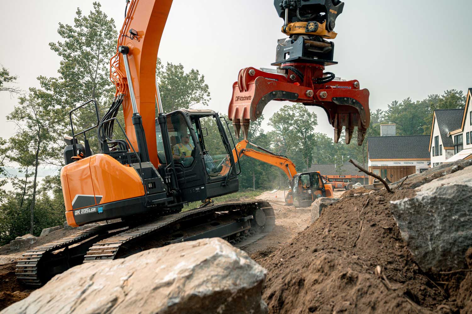 EXCAVATOR NON-ROTATE HYDRA GRAPPLE - Schweitzer Farms and Sales