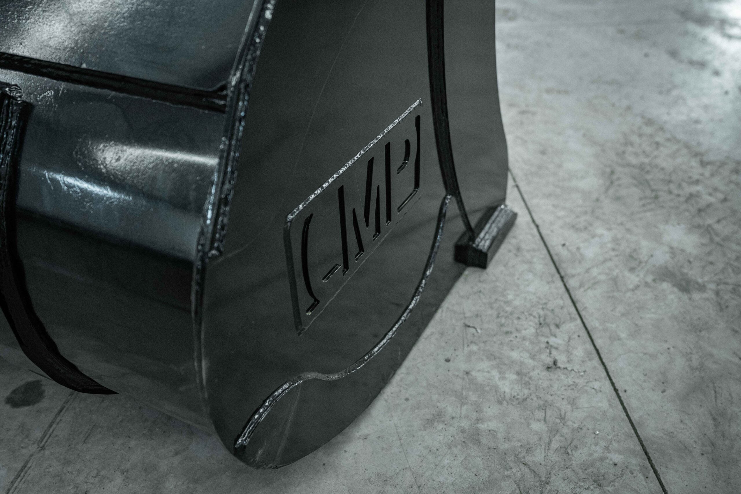 EXCAVATOR TILT BUCKET - Schweitzer Farms and Sales