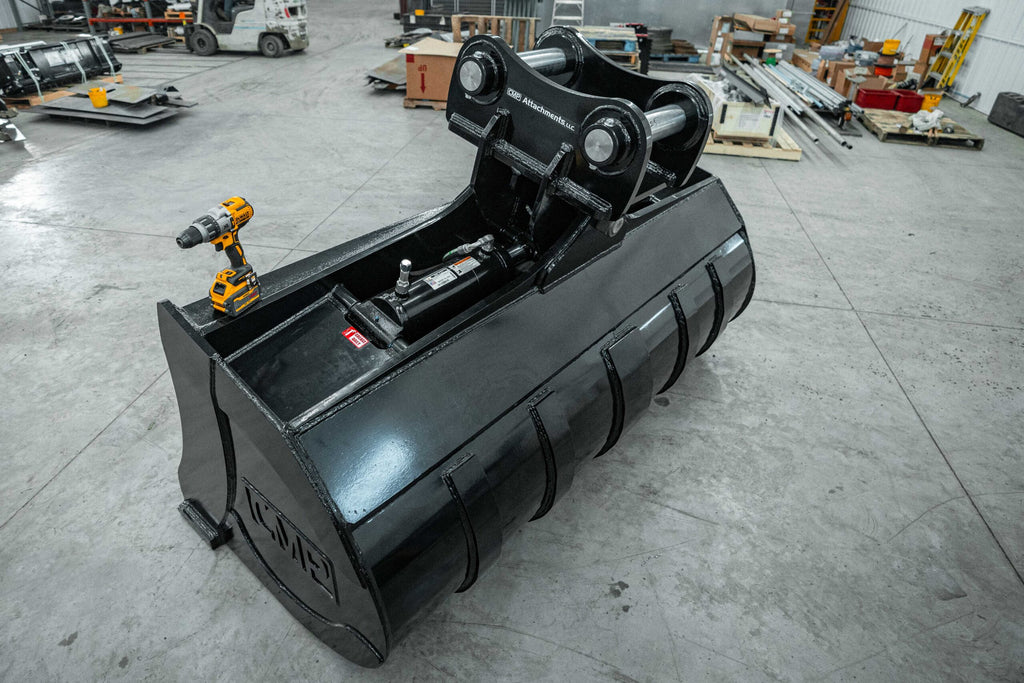 EXCAVATOR TILT BUCKET - Schweitzer Farms and Sales