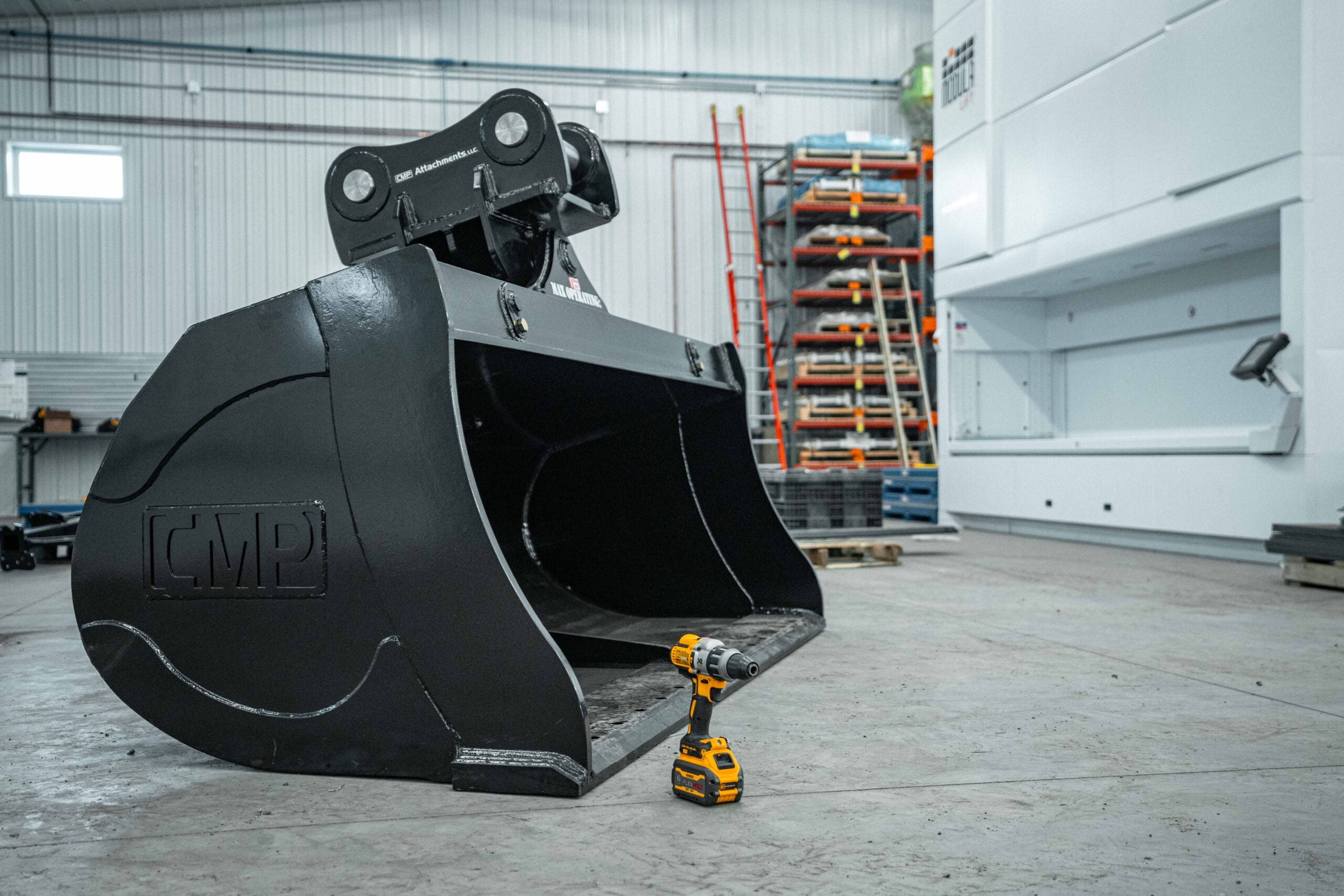 EXCAVATOR TILT BUCKET - Schweitzer Farms and Sales