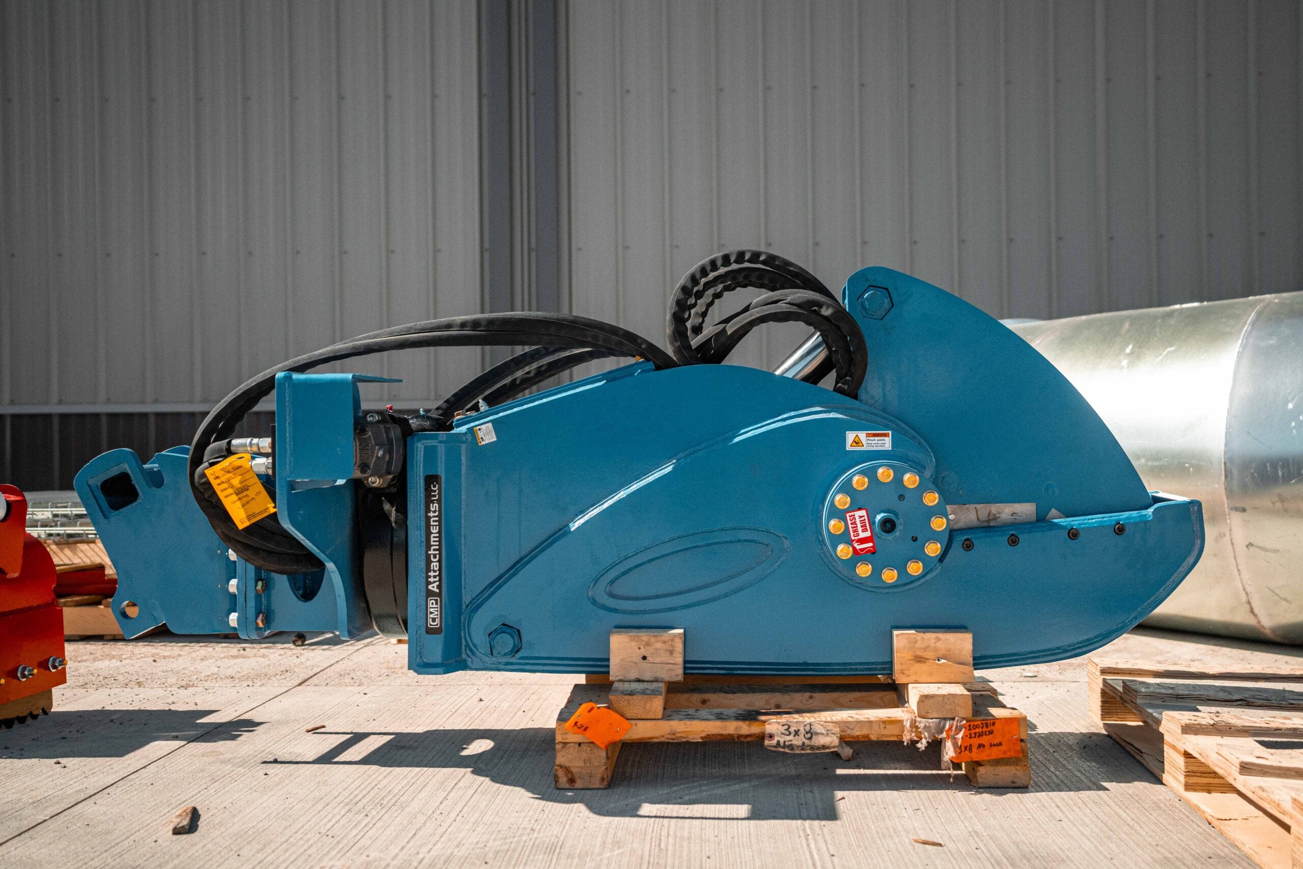 EXCAVATOR METAL SHEAR - Schweitzer Farms and Sales