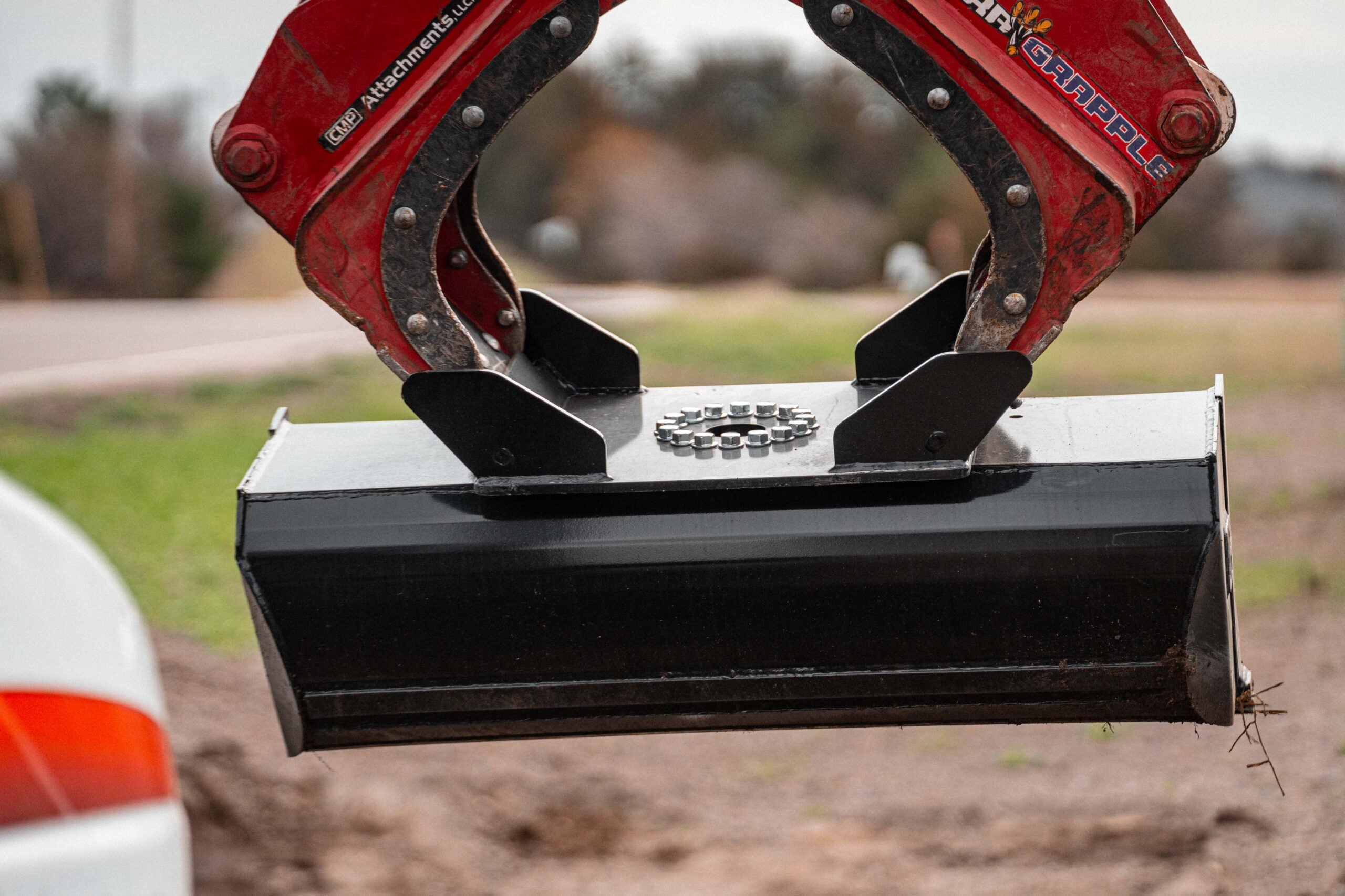 EXCAVATOR TALON GRAB MOUNT BUCKET - Schweitzer Farms and Sales