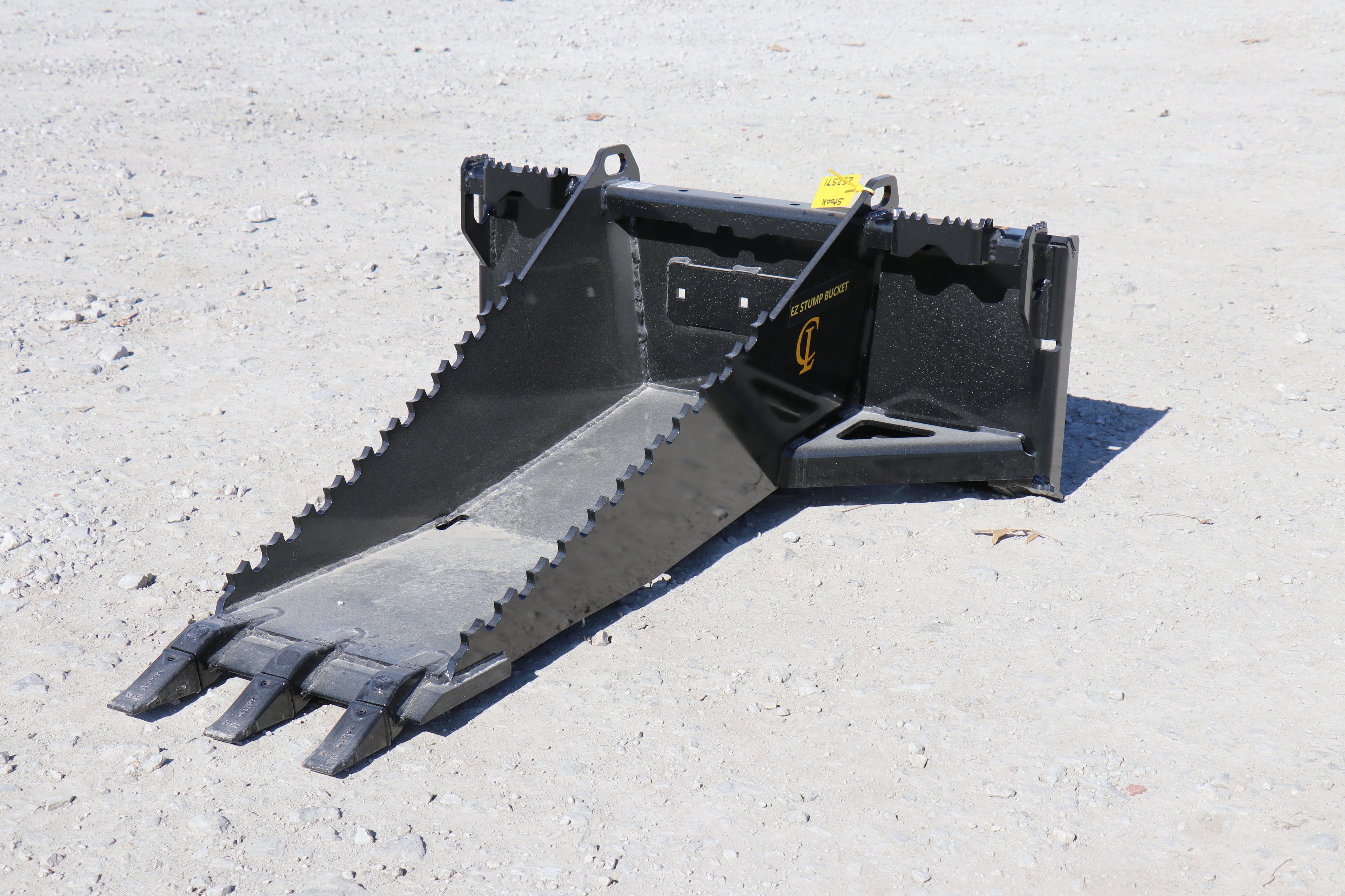 STUMP BUCKET WITH GRAPPLE CL FABRICATION