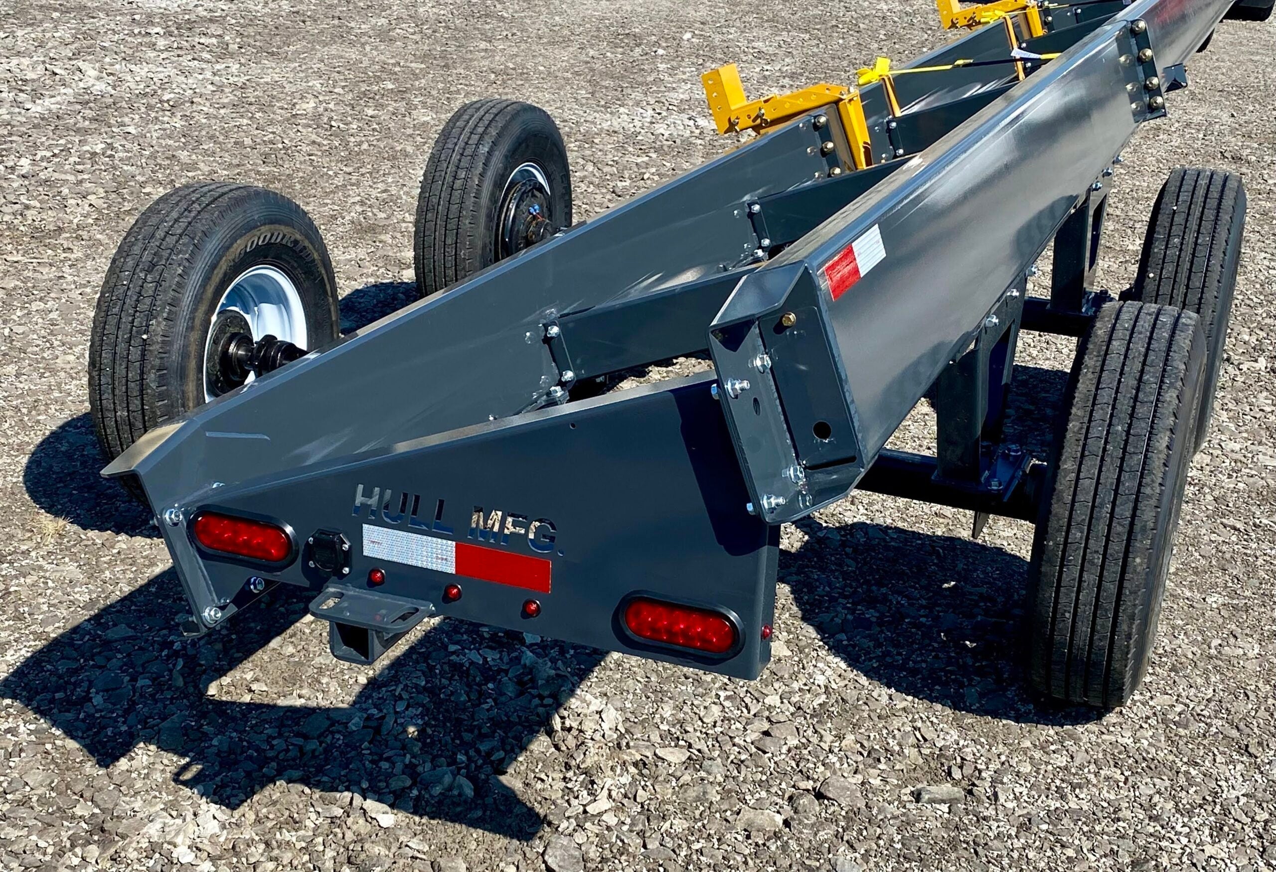 Header Trailer HULL