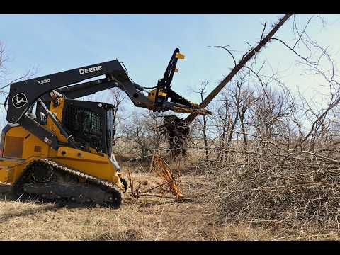 CHALLENGER TREE PULLER WITH CAB GUARD
